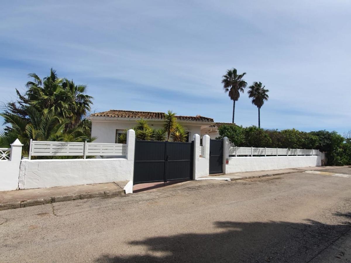 Beautiful 5 Bedroom Villa With Private Pool With Stunning Sea Views, Walking Distances To Shops Restaurants Beach 马尼尔瓦 外观 照片