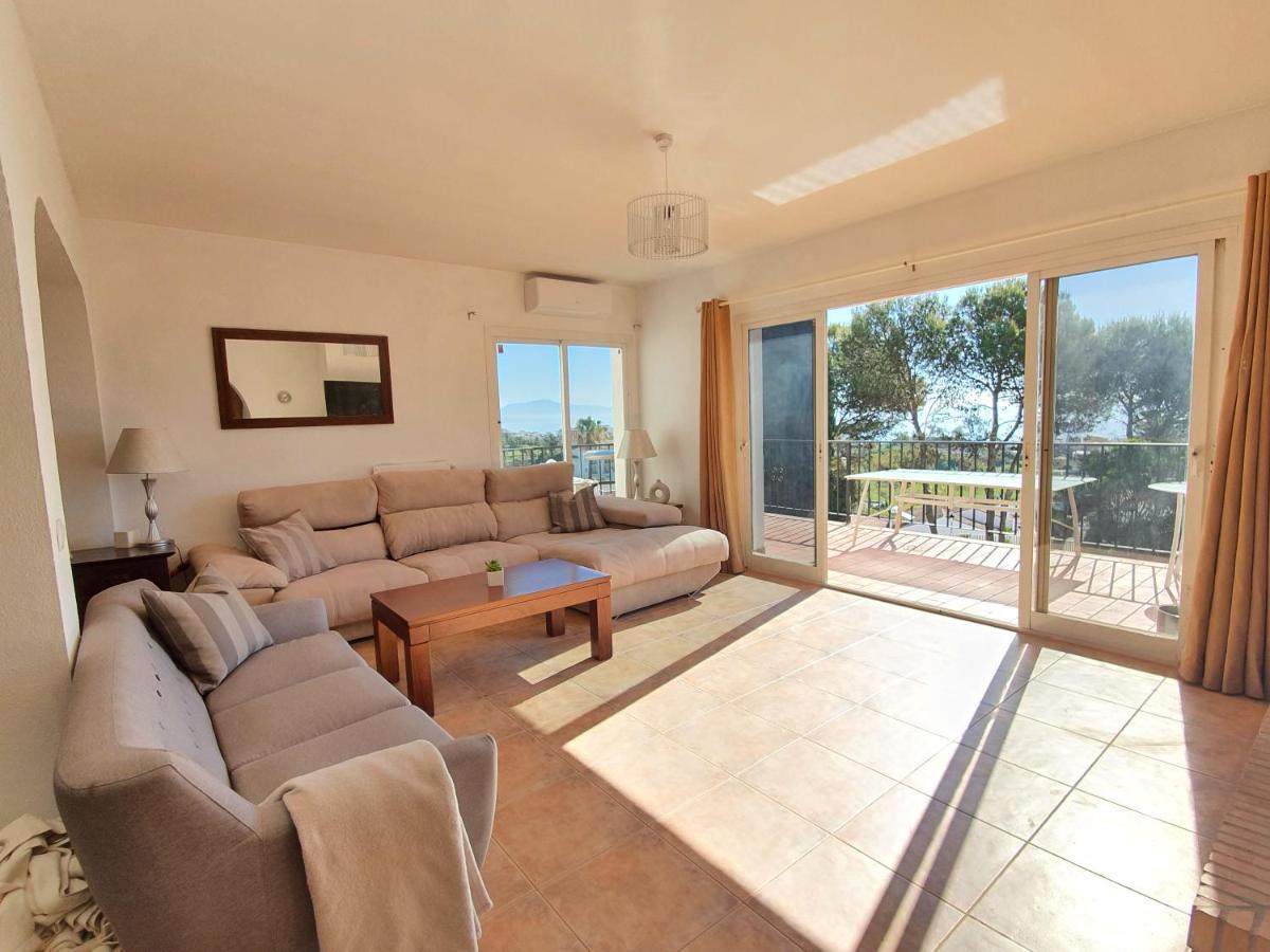 Beautiful 5 Bedroom Villa With Private Pool With Stunning Sea Views, Walking Distances To Shops Restaurants Beach 马尼尔瓦 外观 照片